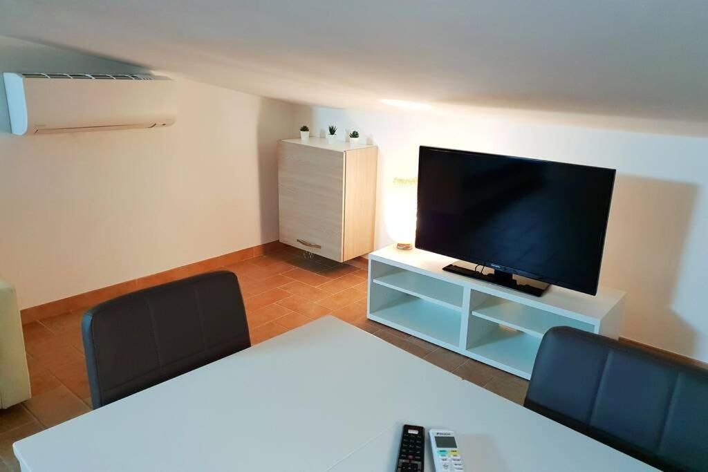 Apartament Moonlight Attic/Mansarda Marino Zewnętrze zdjęcie